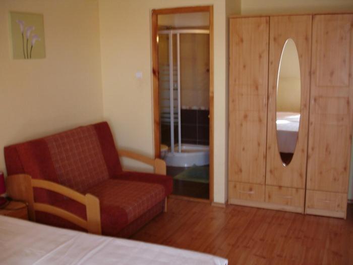 Mediterran Apartman Es Vendeghaz Hajduszoboszlo Exterior photo