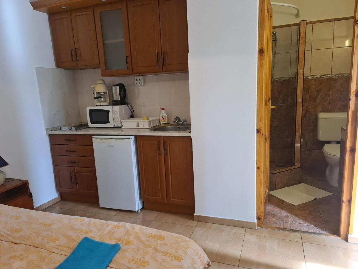 Mediterran Apartman Es Vendeghaz Hajduszoboszlo Exterior photo